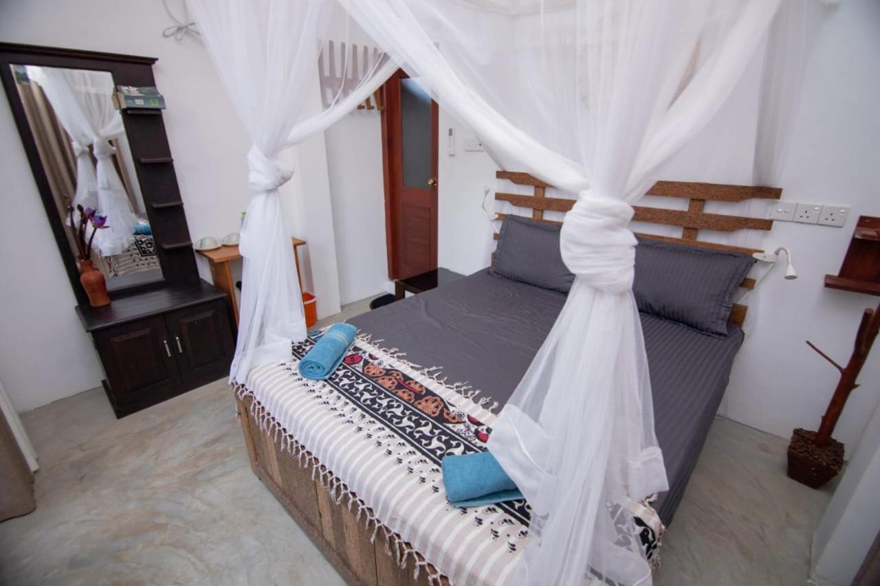 Light House Beach Home Matara Chambre photo