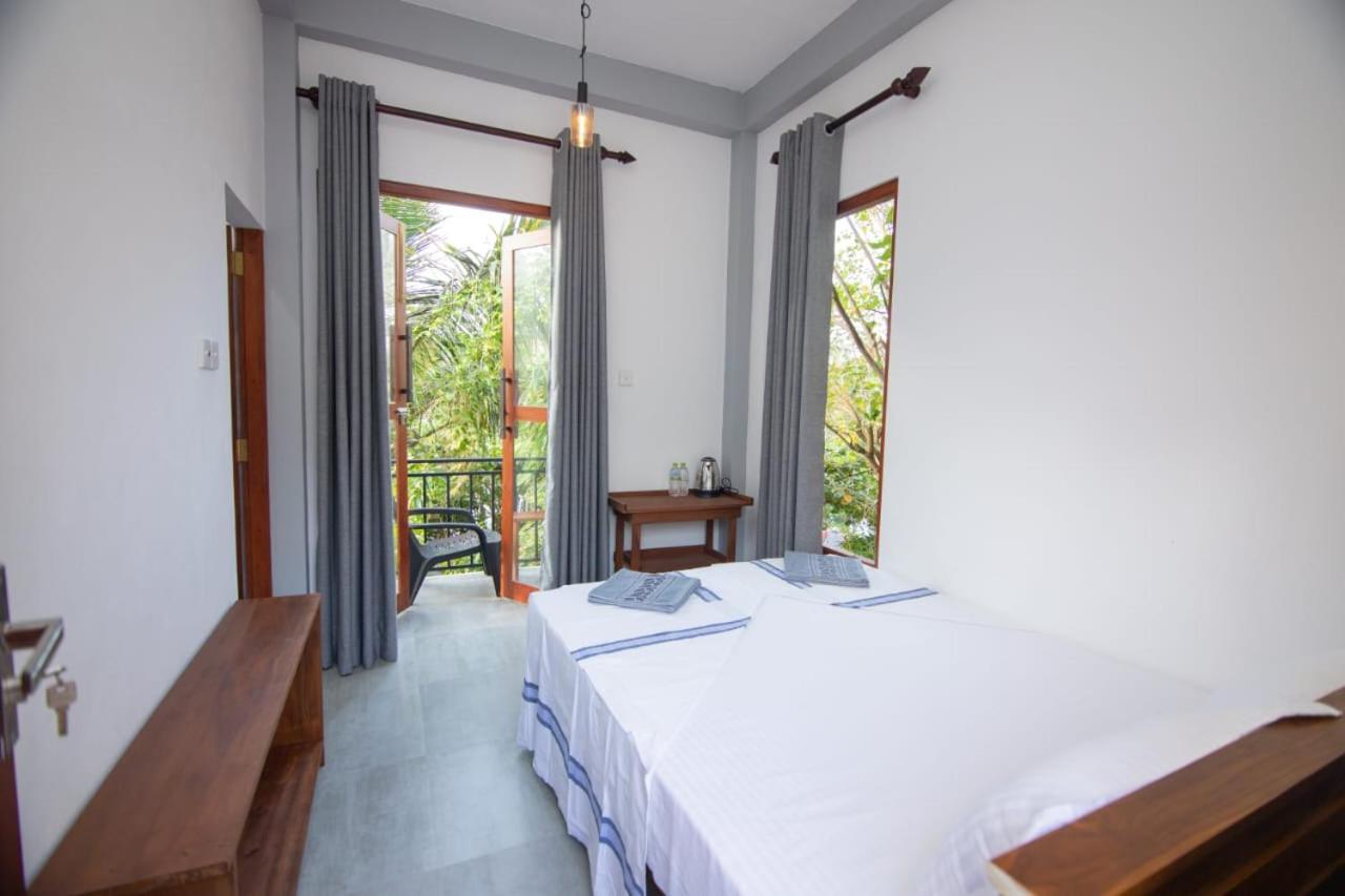 Light House Beach Home Matara Chambre photo
